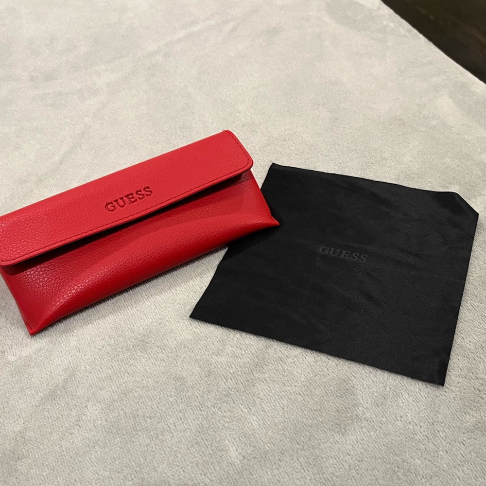 Guess Red Leather-Like Eyeglass Case w/ Black Cleaning Cloth to protect eyewear.